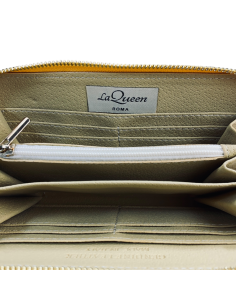 Il portafogli presenta un'imperfezione sulla parte anteriore. 2