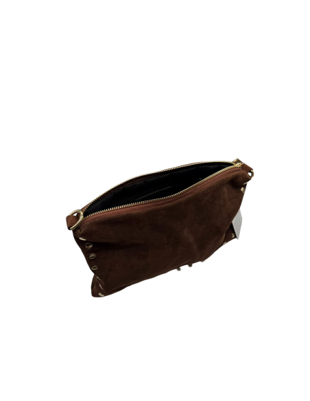 Pochette camoscio e borchie